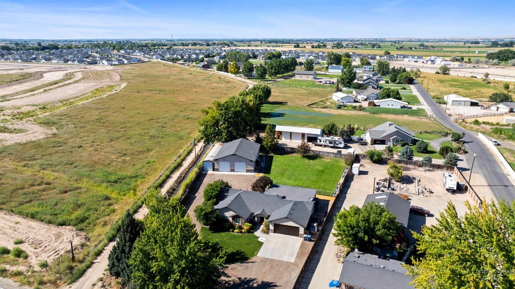 Photo of 7236 Cherry Ln, Nampa, ID 83687 (MLS # 98969999)