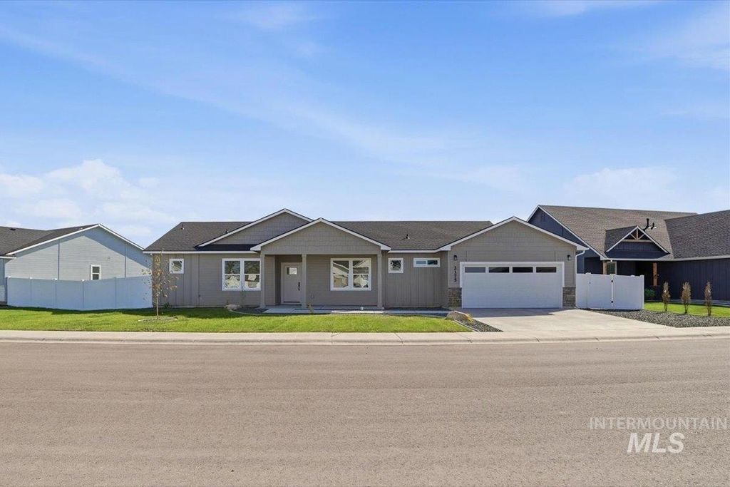 Photo of 2175 Austin Way, Fruitland, ID 83619 (MLS # 98982023)