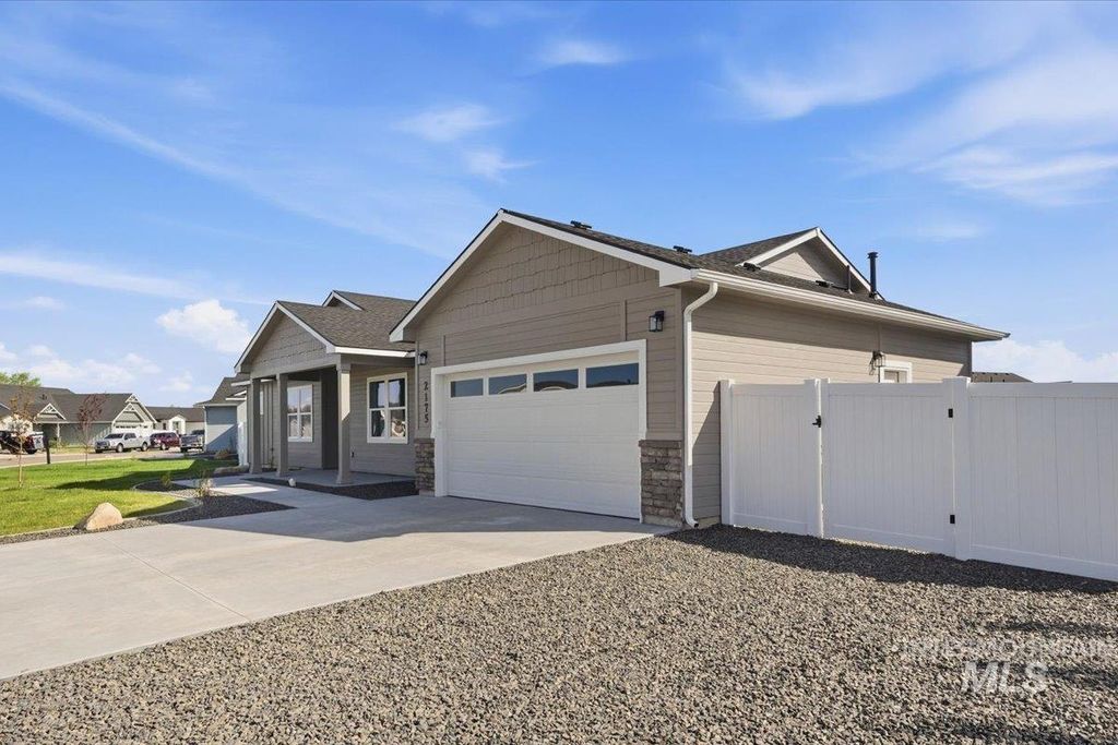 Photo of 2175 Austin Way, Fruitland, ID 83619 (MLS # 98982023)