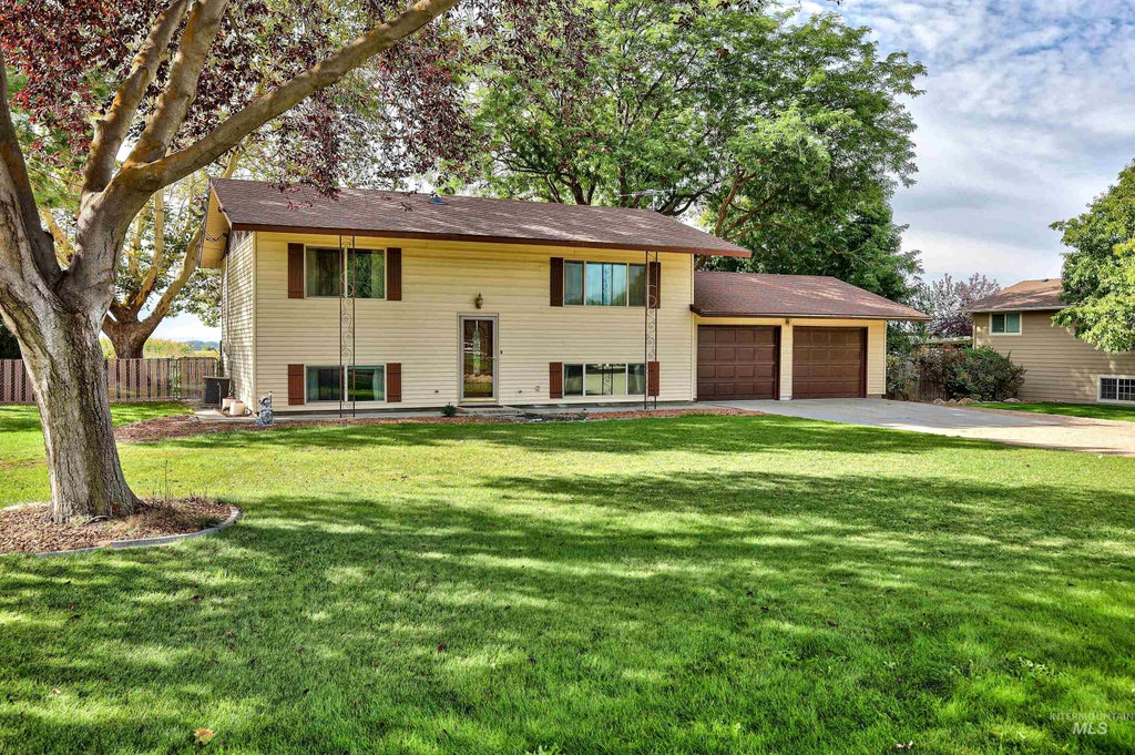 Photo of 7301 Lima Dr, Nampa, ID 83687 (MLS # 99001085)
