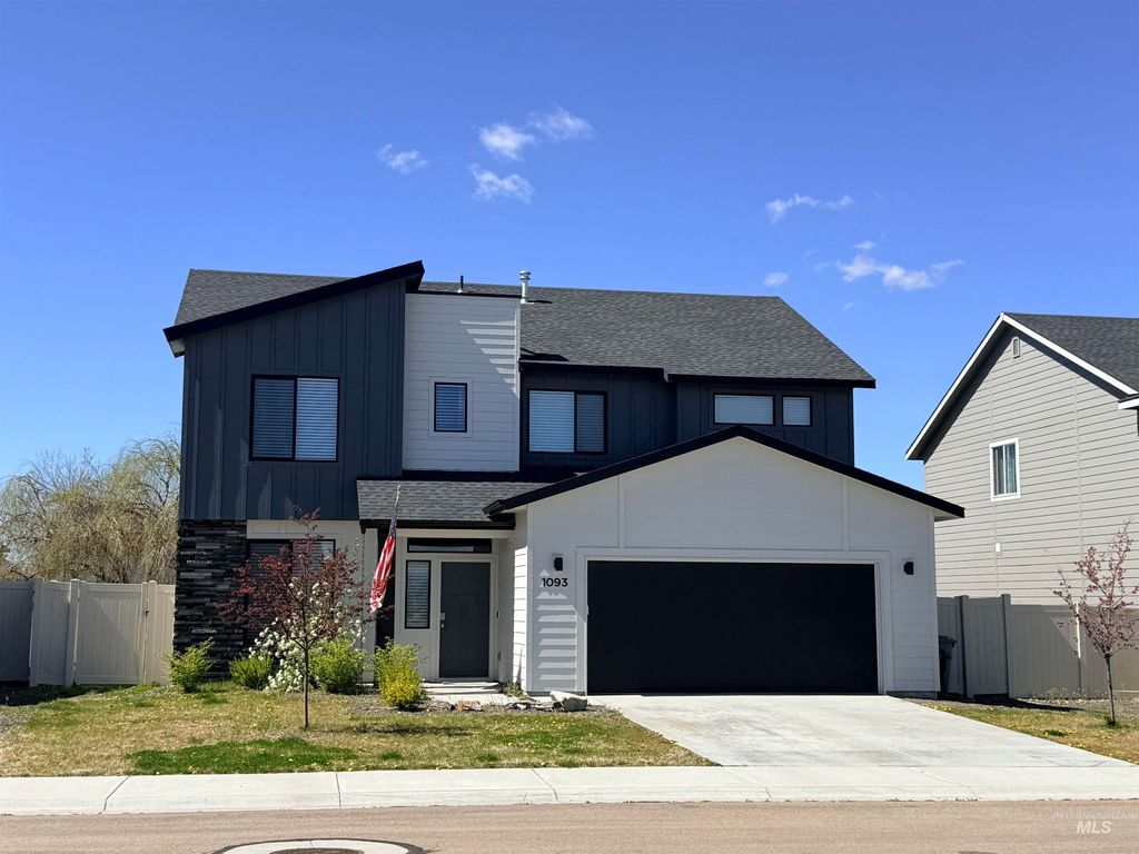 Photo of 1093 N Bowknot Lake Pl, Star, ID 83669 (MLS # 98981115)