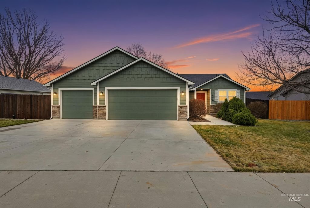 Photo of 1218 S 19th St, Nampa, ID 83686 (MLS # 98974106)
