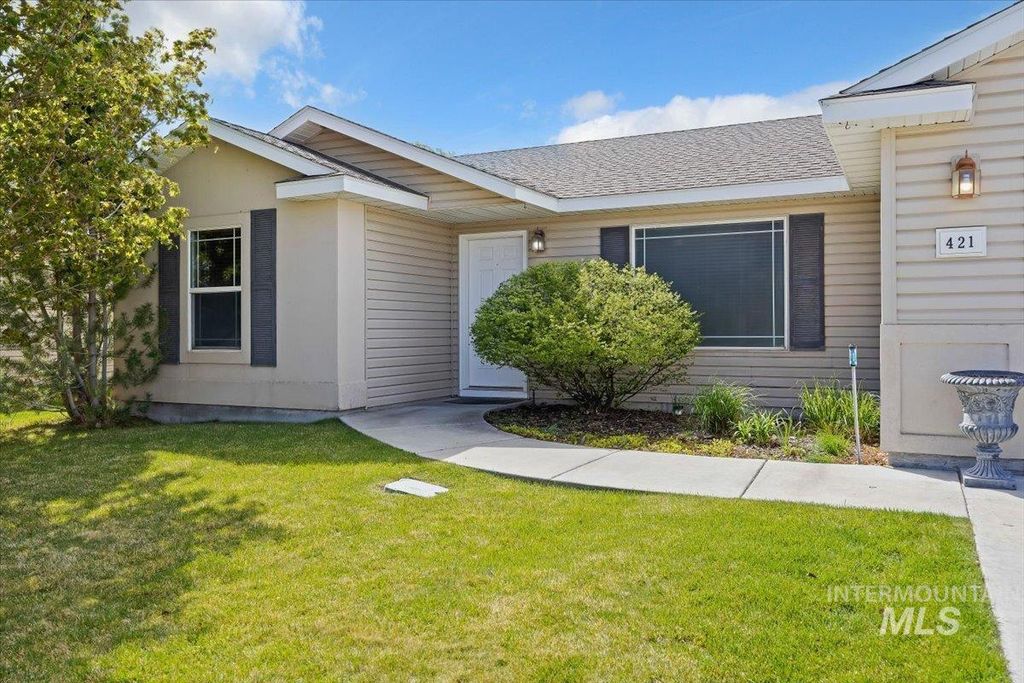 Photo of 421 Silver Pheasant Ave, Twin Falls, ID 83301 (MLS # 98983899)