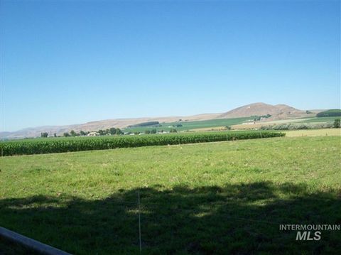Photo of 721 Mendiola Rd, Nyssa, OR 97913 (MLS # 98983099)