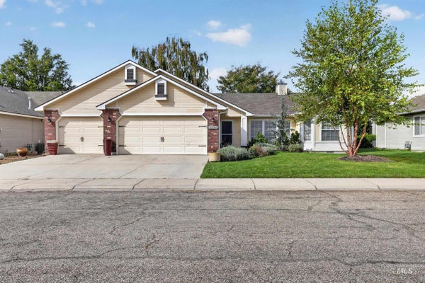 1245 S COMMON AVE, BOISE, ID 83709 - Image 251717c8e641d661789b881e8a26c07f/2267691908