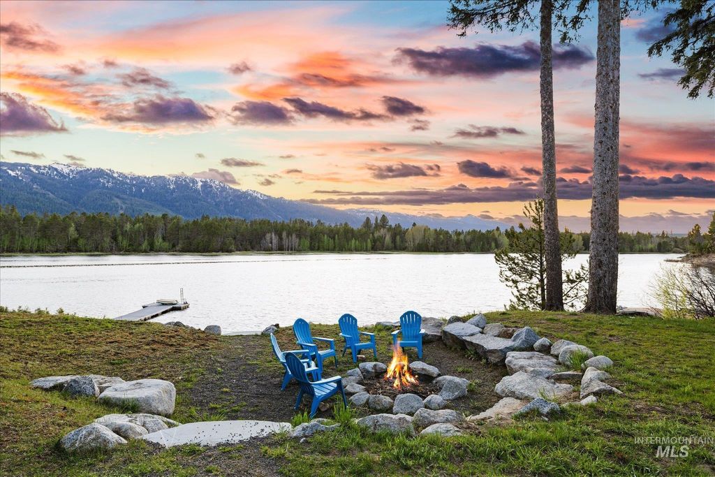 Photo of 216 Hereford Pl, Donnelly, ID 83615 (MLS # 98985454)