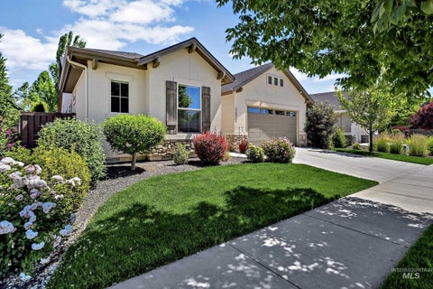 Photo of 3672 W Star Hollow Dr, Meridian, ID 83646 (MLS # 98990733)
