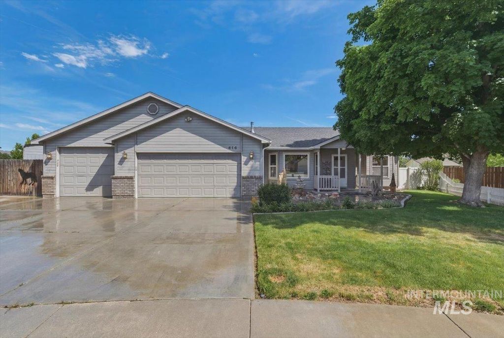 Photo of 414 Meadowbrook Place, Nampa, ID 83686 (MLS # 98986070)