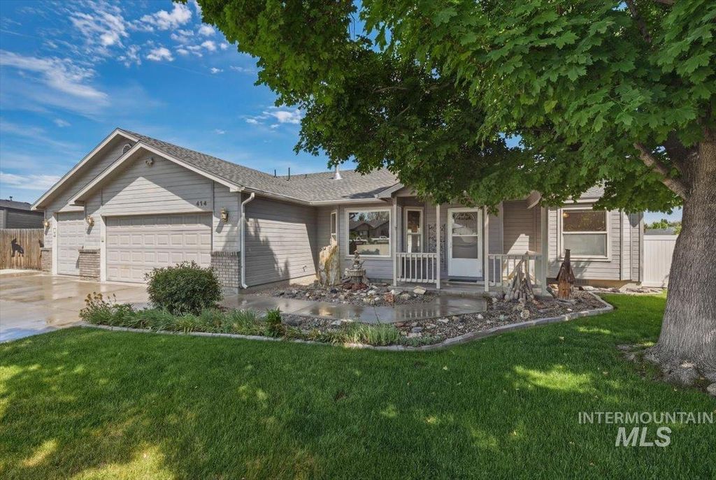 Photo of 414 Meadowbrook Place, Nampa, ID 83686 (MLS # 98986070)