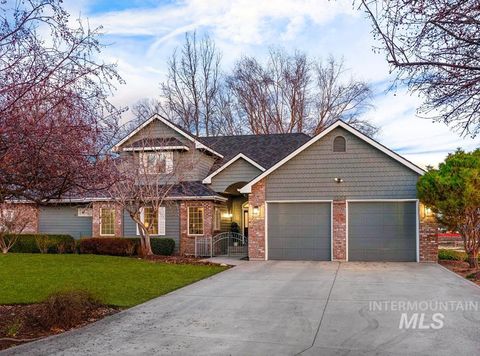 Photo of 6303 N Fair Oaks Pl, Garden City, ID 83703 (MLS # 98977738)