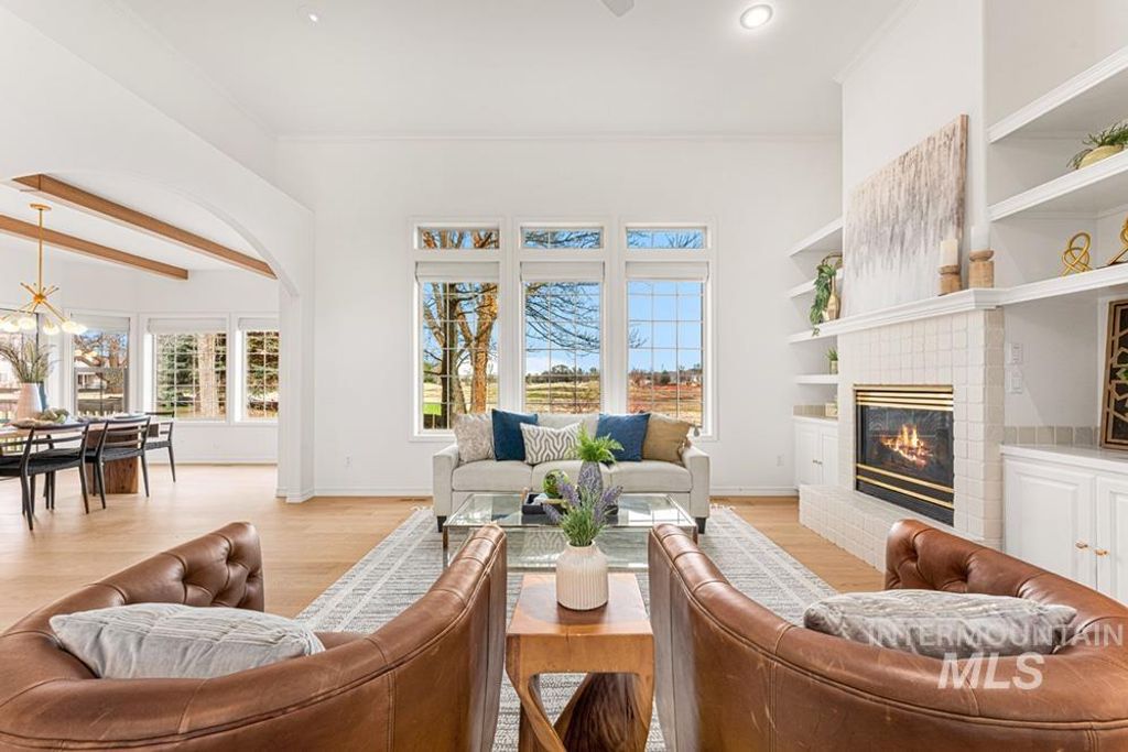 Photo of 6303 N Fair Oaks Pl, Garden City, ID 83703 (MLS # 98977738)