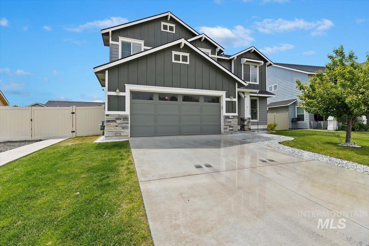 2051 W Melon Drive