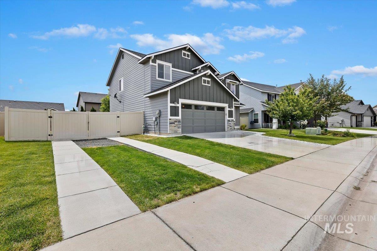 2051 W Melon Drive