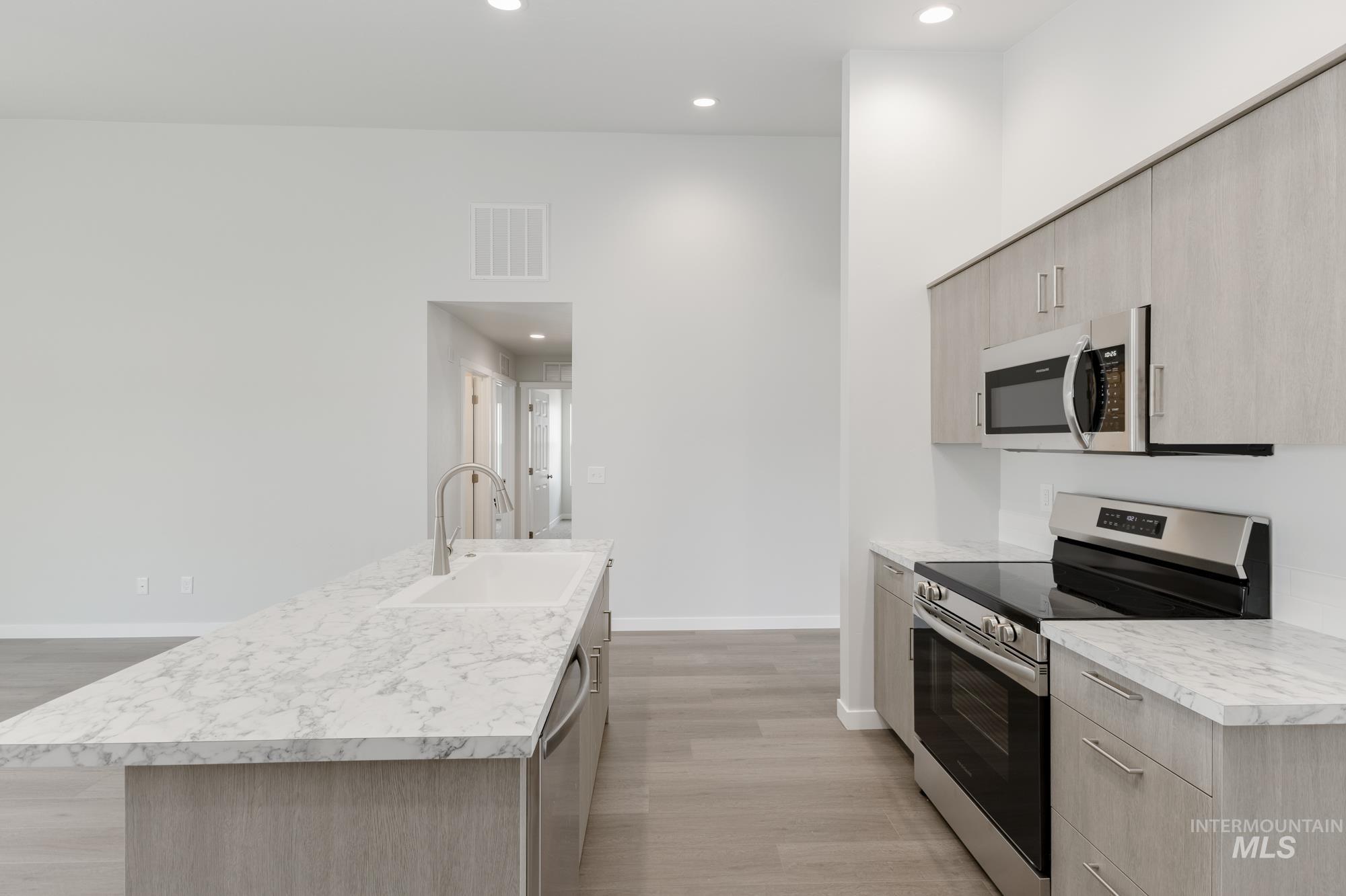 2080 Strike Eagle St