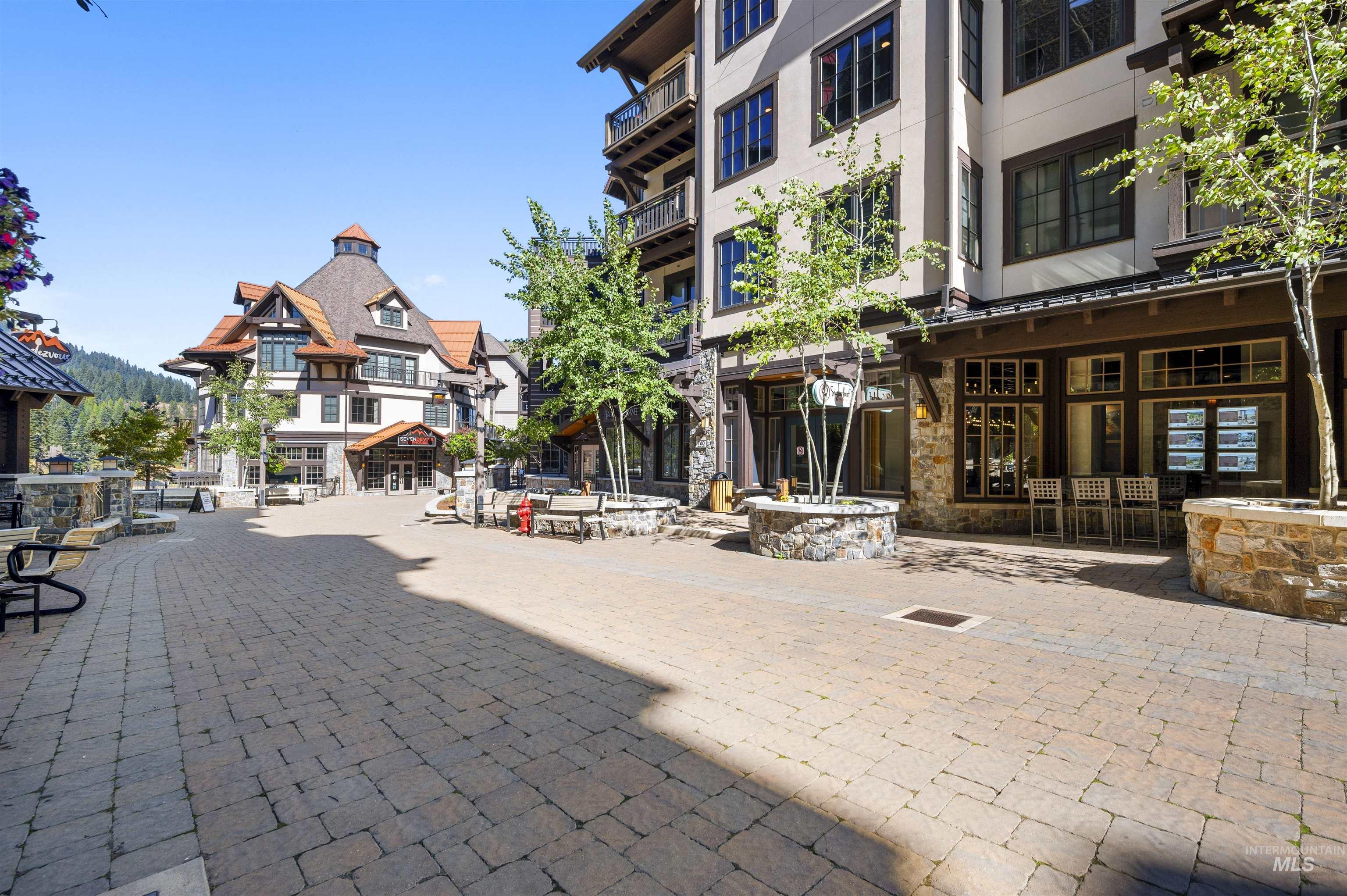 Shopping, Eating, Gathering