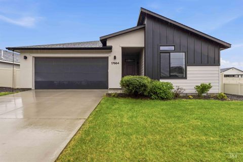 Photo of 17664 N Onaway Ave, Nampa, ID 83687 (MLS # 98983407)