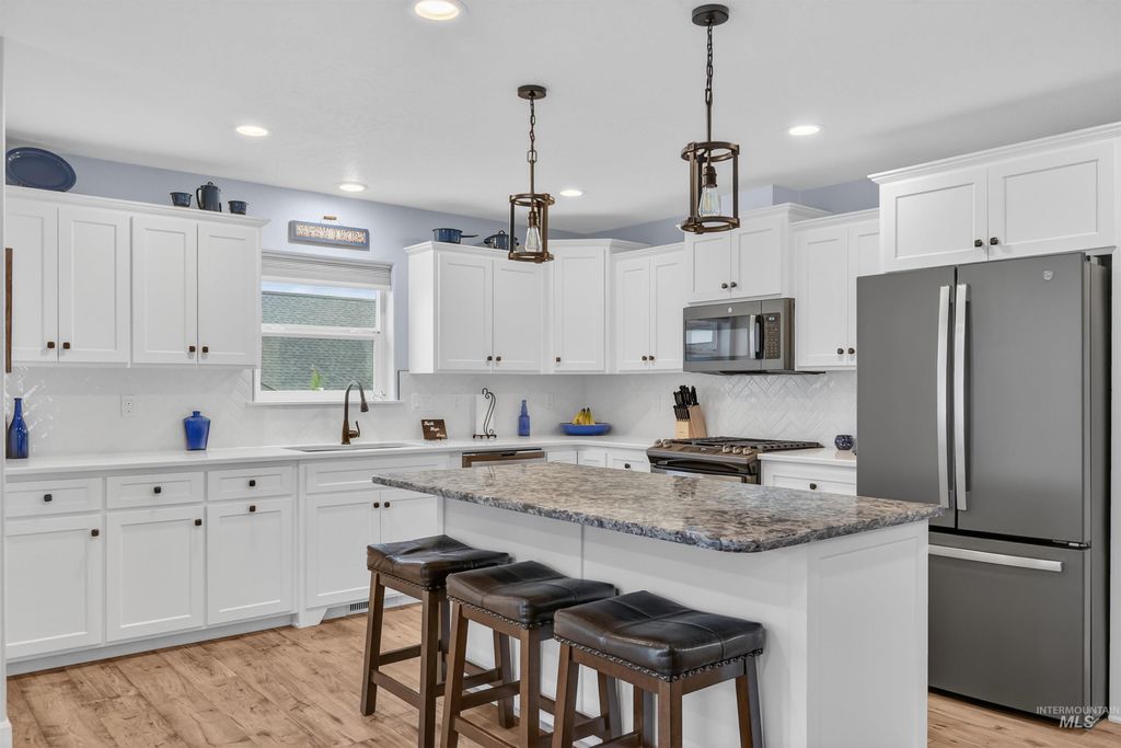 Photo of 3203 Parkridge Way, Lewiston, ID 83501 (MLS # 98975885)