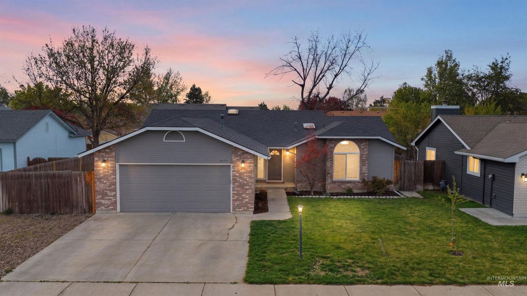 Photo of 1859 E Glenloch St, Meridian, ID 83646 (MLS # 98981812)