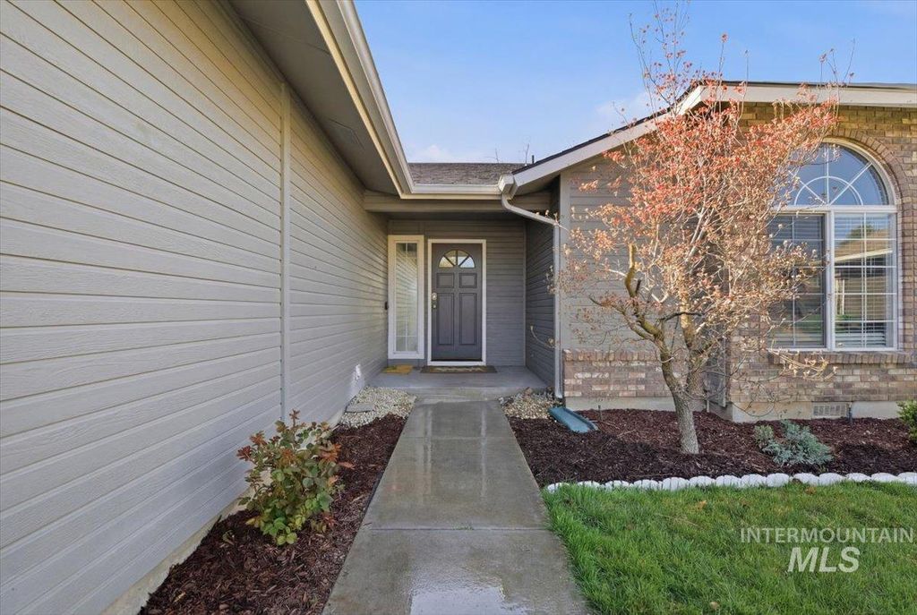 Photo of 1859 E Glenloch St, Meridian, ID 83646 (MLS # 98981812)