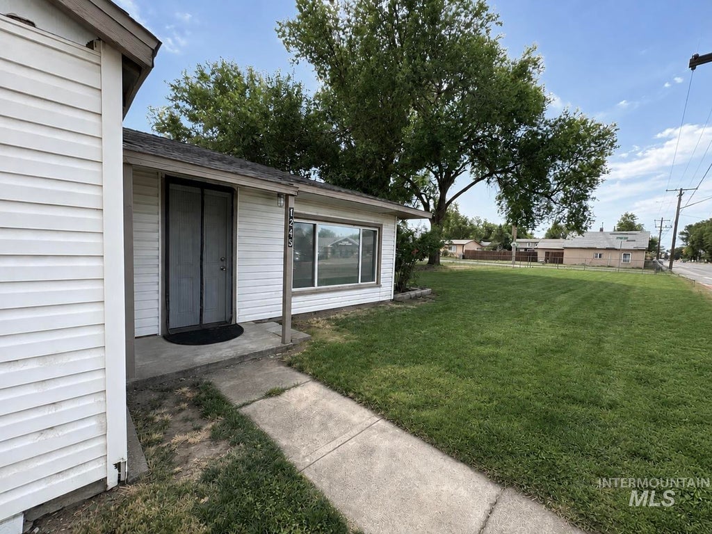 Photo of 1245 American Legion Blvd, Mountain Home, ID 83647 (MLS # 98984588)