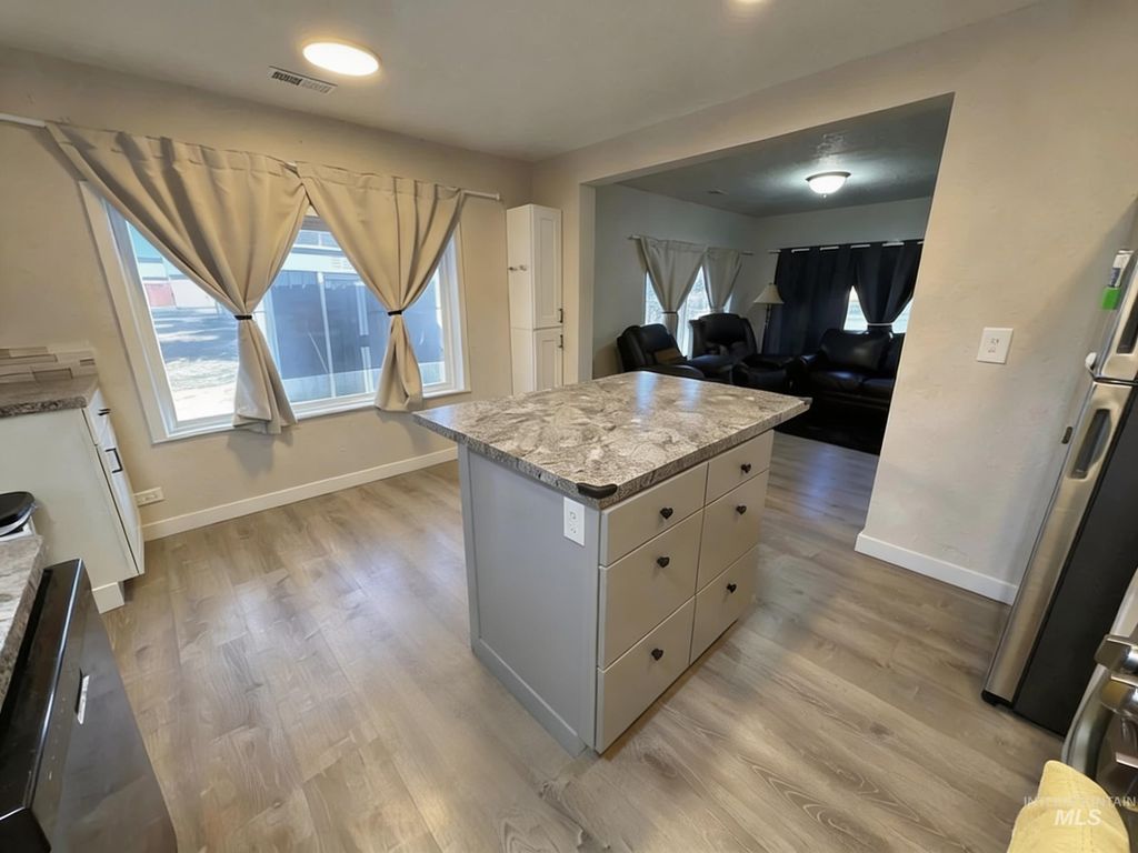Photo of 1245 American Legion Blvd, Mountain Home, ID 83647 (MLS # 98984588)