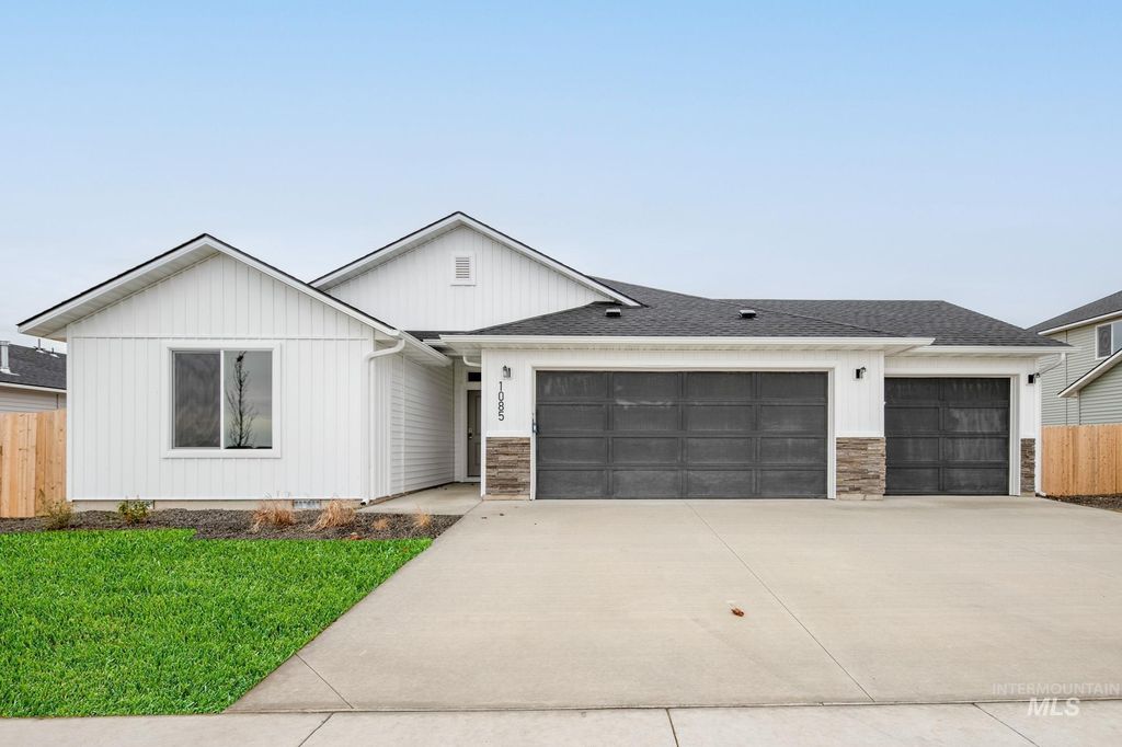 Photo of 1085 Grass Pond Ave, Middleton, ID 83644 (MLS # 98968351)