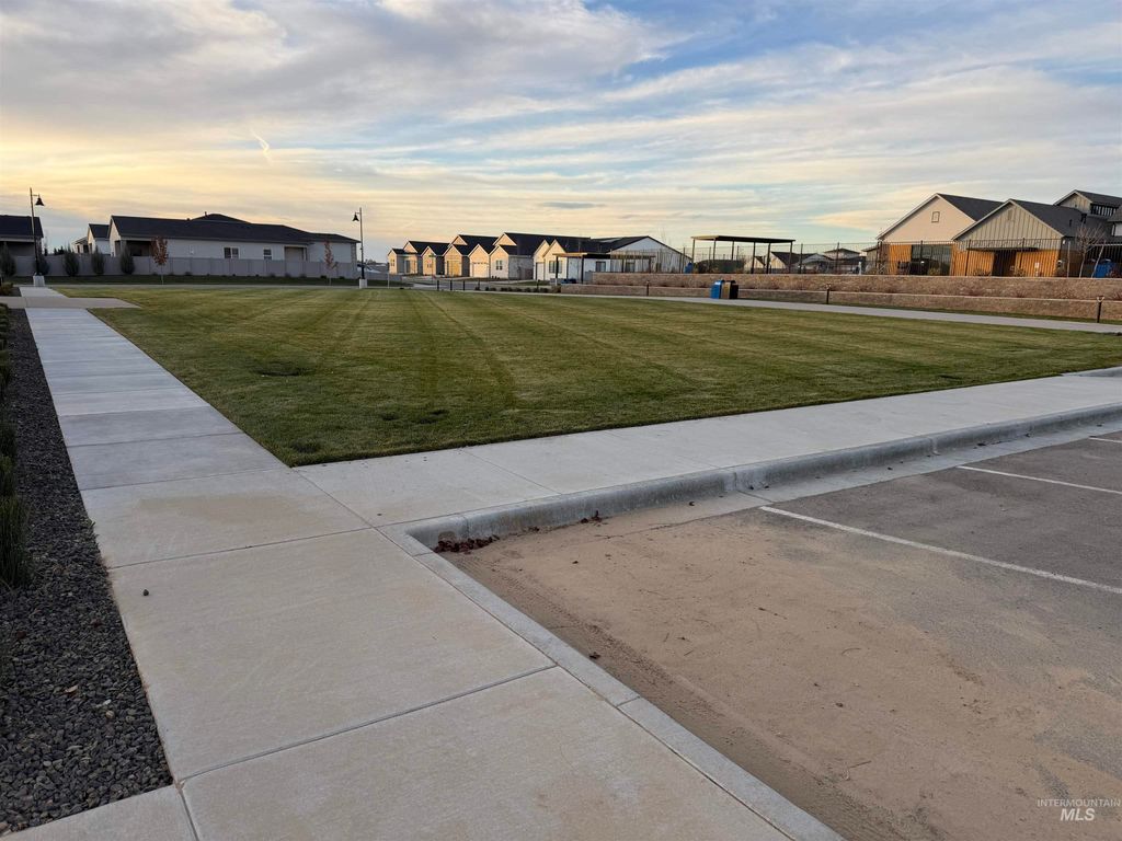 Photo of 2186 N Leatherwood Ave, Star, ID 83669 (MLS # 98968779)