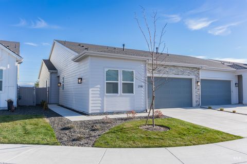 Photo of 2186 N Leatherwood Ave, Star, ID 83669 (MLS # 98968779)