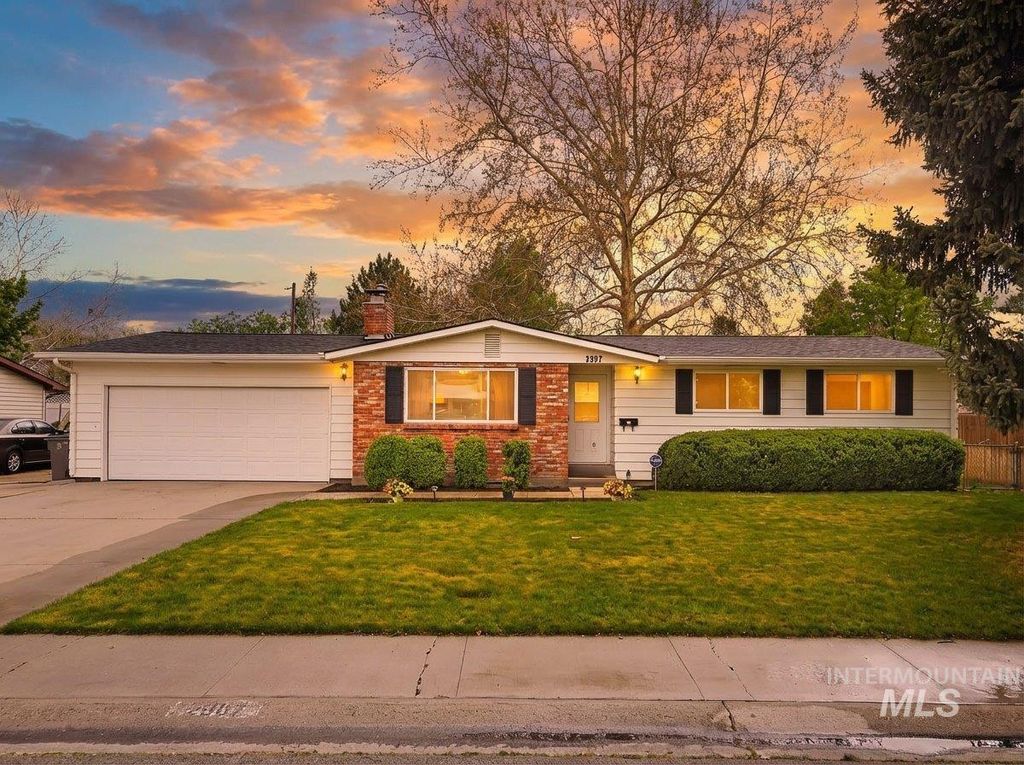 Photo of 2907 N Grandee St, Boise, ID 83704 (MLS # 98983137)