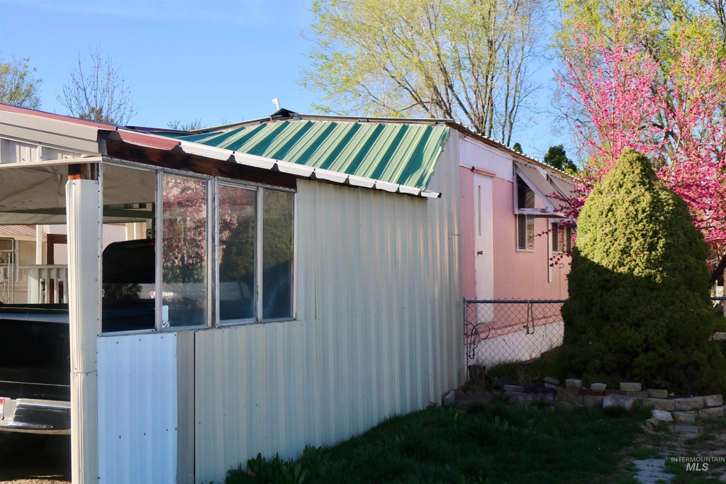 Photo of 1410 Flamingo Ave #52, Nampa, ID 83651 (MLS # 99002606)