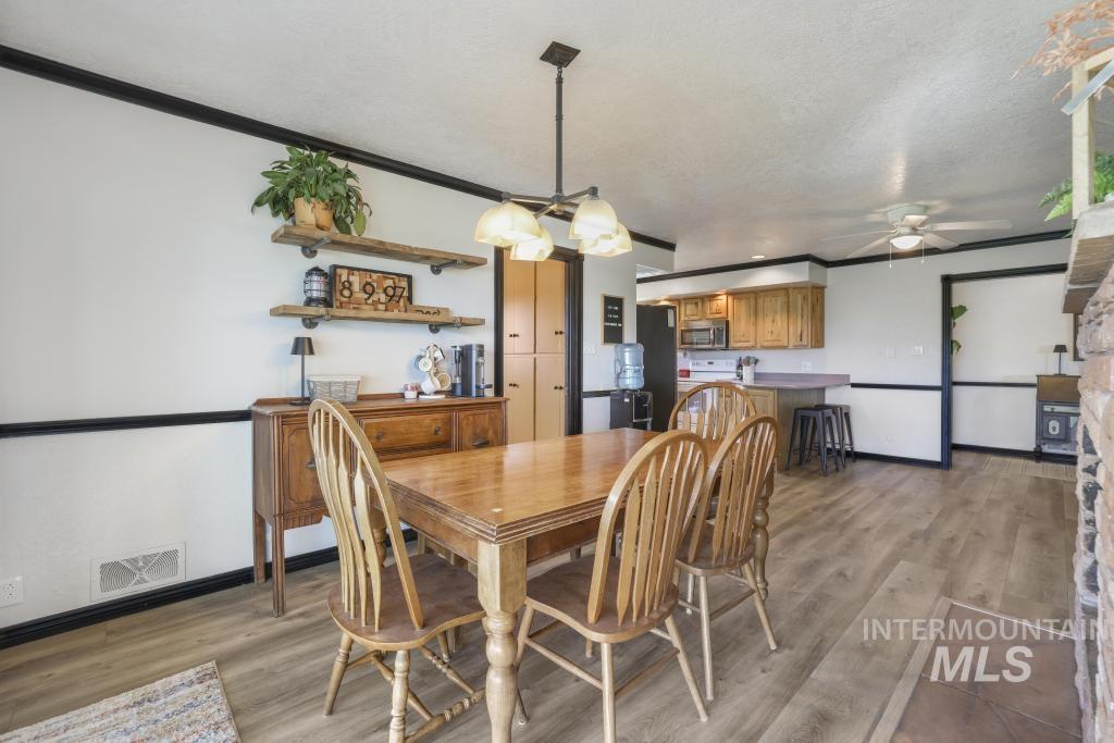 3648 N. 2800e.