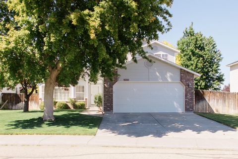 Photo of 1550 Targhee St, Mountain Home, ID 83647 (MLS # 98986558)