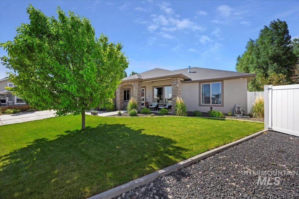 Photo of 225 Slate Springs Ct, Kimberly, ID 83341 (MLS # 98980130)