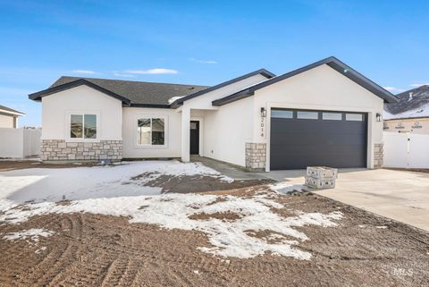 Photo of 2014 Regan St, Jerome, ID 83338 (MLS # 98972688)