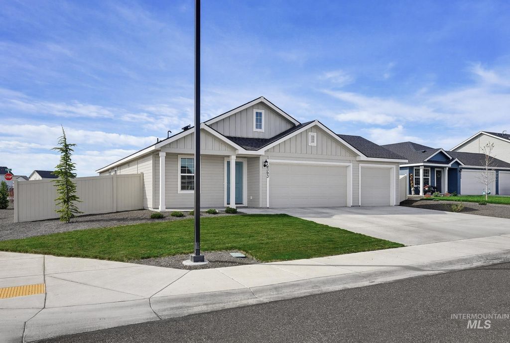 Photo of 14393 Skys End Ct, Caldwell, ID 83607 (MLS # 98982388)