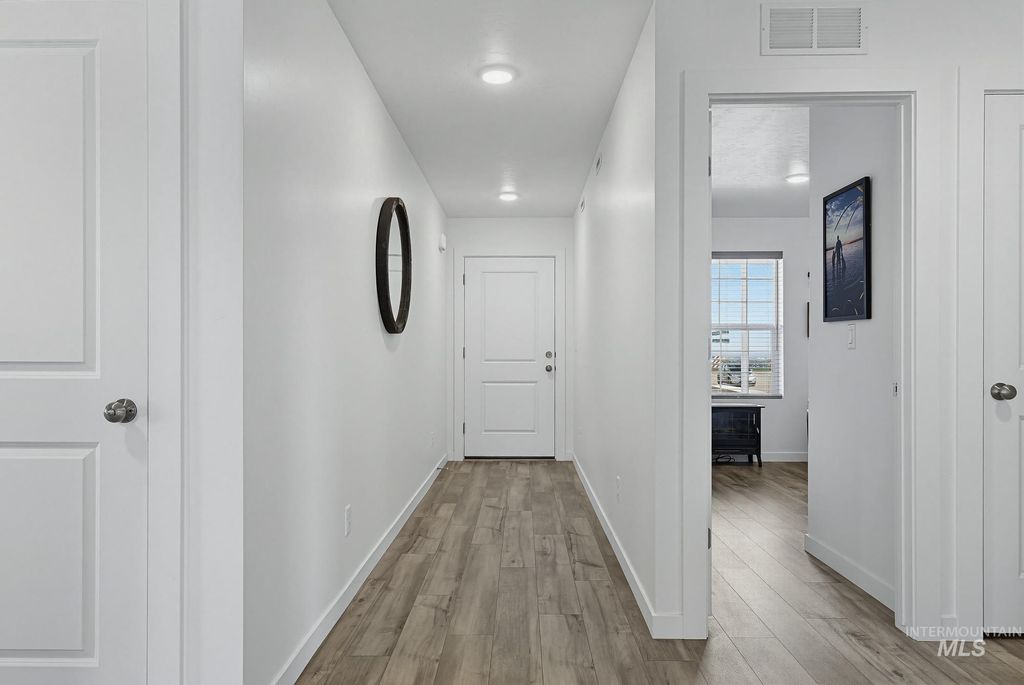 Photo of 14393 Skys End Ct, Caldwell, ID 83607 (MLS # 98982388)