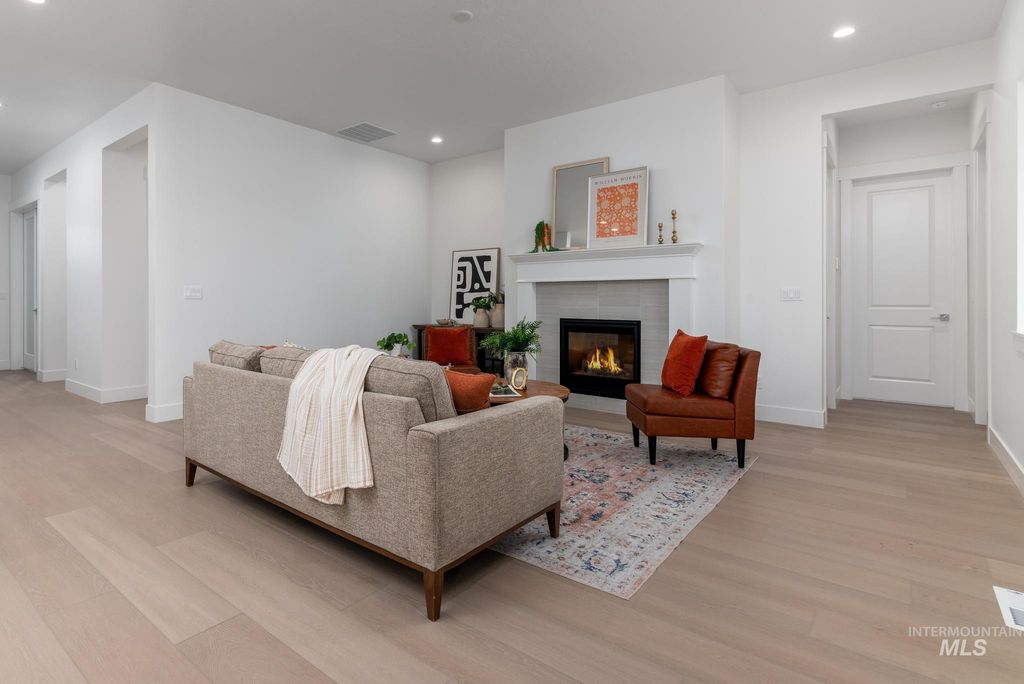 Photo of 1145 W Grassland St, Middleton, ID 83644 (MLS # 98976429)