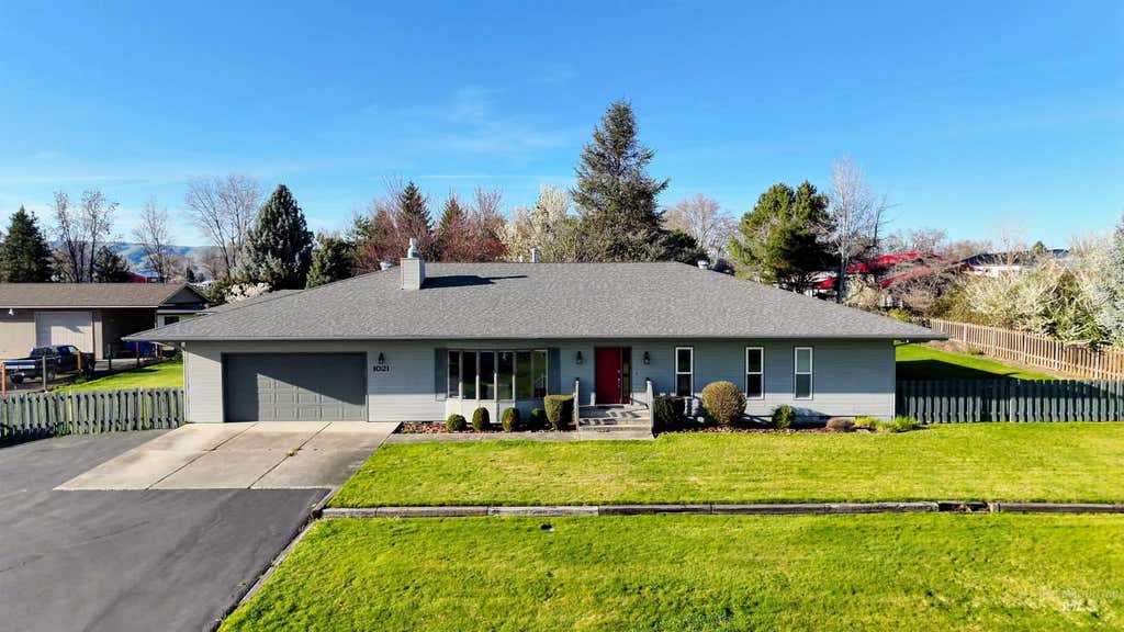 Photo of 1021 Grelle Avenue, Lewiston, ID 83501 (MLS # 98992245)