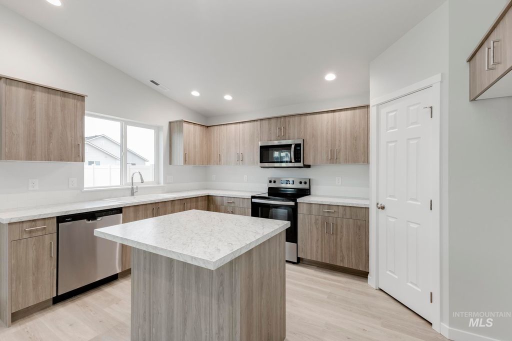 Photo of 16668 N Shorthorn Lp, Nampa, ID 83651 (MLS # 98987192)