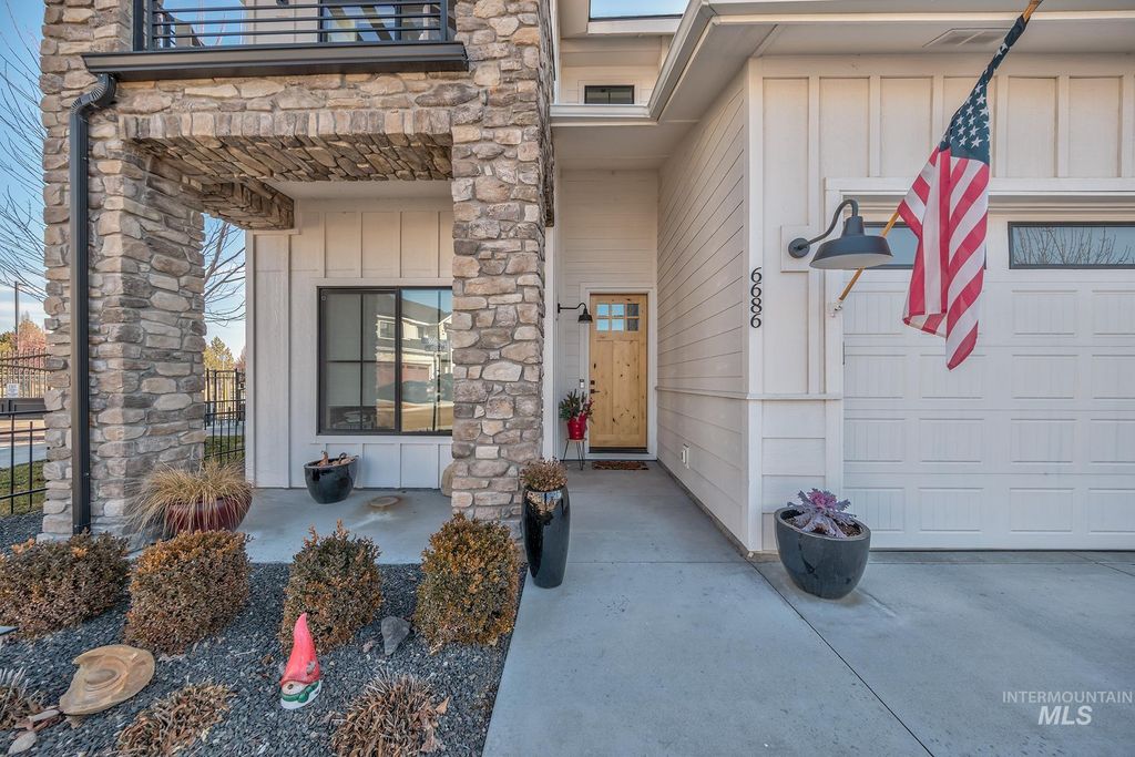 Photo of 6686 N Asissi Lane, Meridian, ID 83646 (MLS # 98974225)