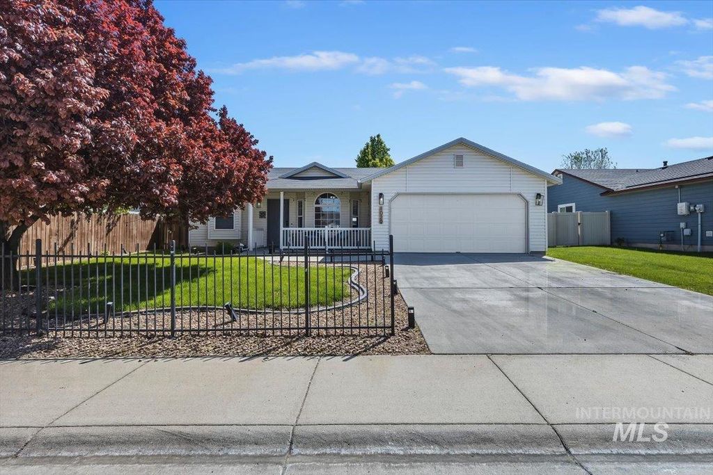 Photo of 1020 Fox Brush St, Caldwell, ID 83607 (MLS # 98985053)