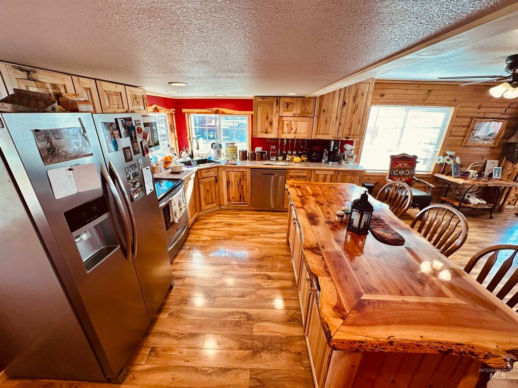 Photo of 5051 S Rd J, Vale, OR 97914 (MLS # 98982365)