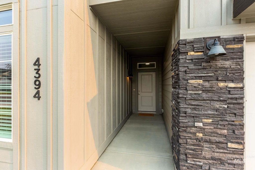 Photo of 4394 W Sunny Cove St, Meridian, ID 83646 (MLS # 98972416)