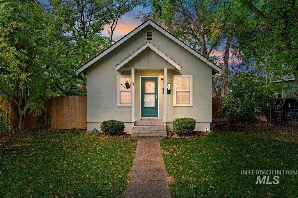 Photo of 507 20th Ave South Ave, Nampa, ID 83651 (MLS # 98967309)