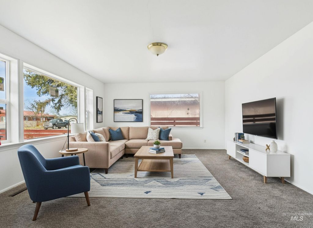 Photo of 810 S D St, Rupert, ID 83350 (MLS # 98980353)