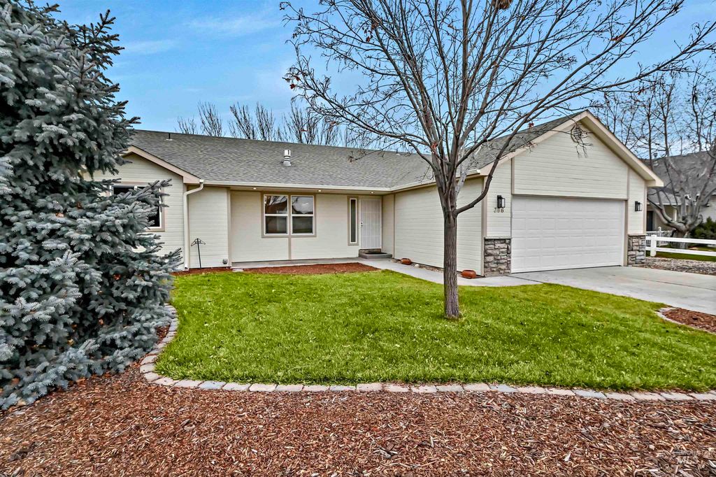 Photo of 366 W Harris St, Meridian, ID 83642 (MLS # 98972781)