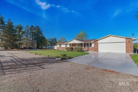 Photo of 2439 Julie Ave, Emmett, ID 83617 (MLS # 98980790)