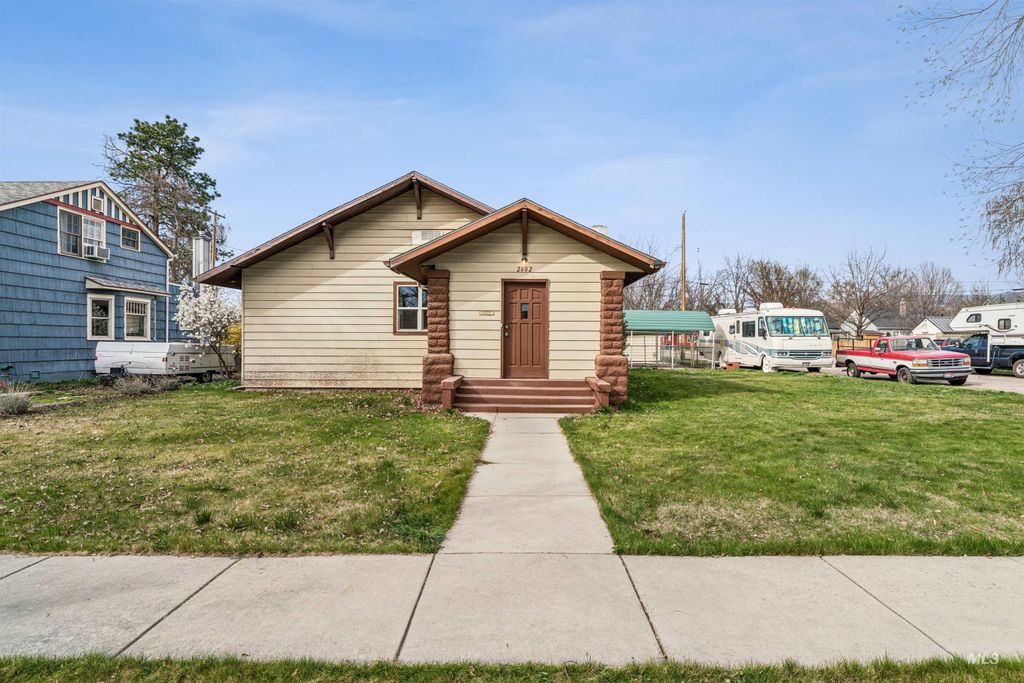 Photo of 2602 W Woodlawn Ave, Boise, ID 83702 (MLS # 98979597)