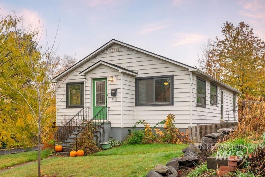 Photo of 1111 E Sixth Street, Moscow, ID 83843 (MLS # 98966826)