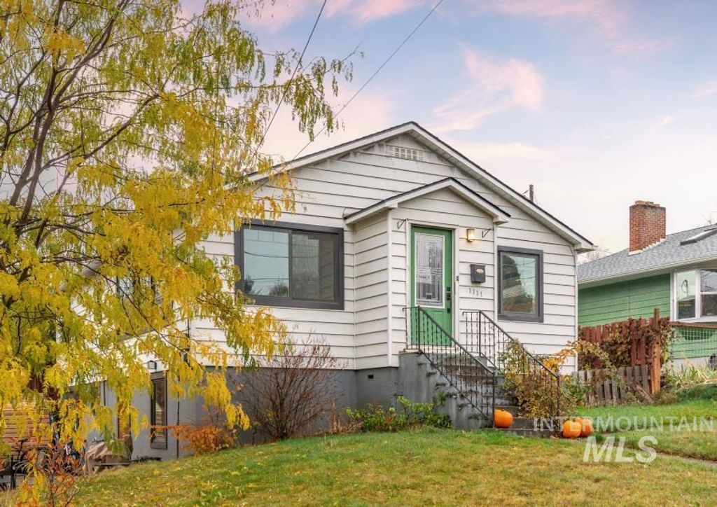 Photo of 1111 E Sixth Street, Moscow, ID 83843 (MLS # 98966826)